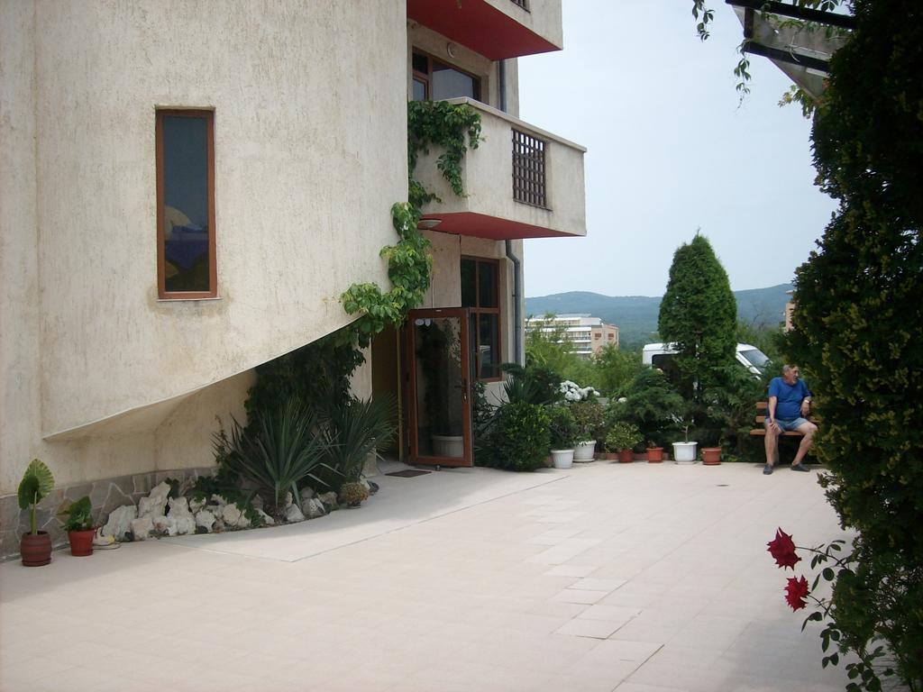 Hotel Neven Primorsko Extérieur photo